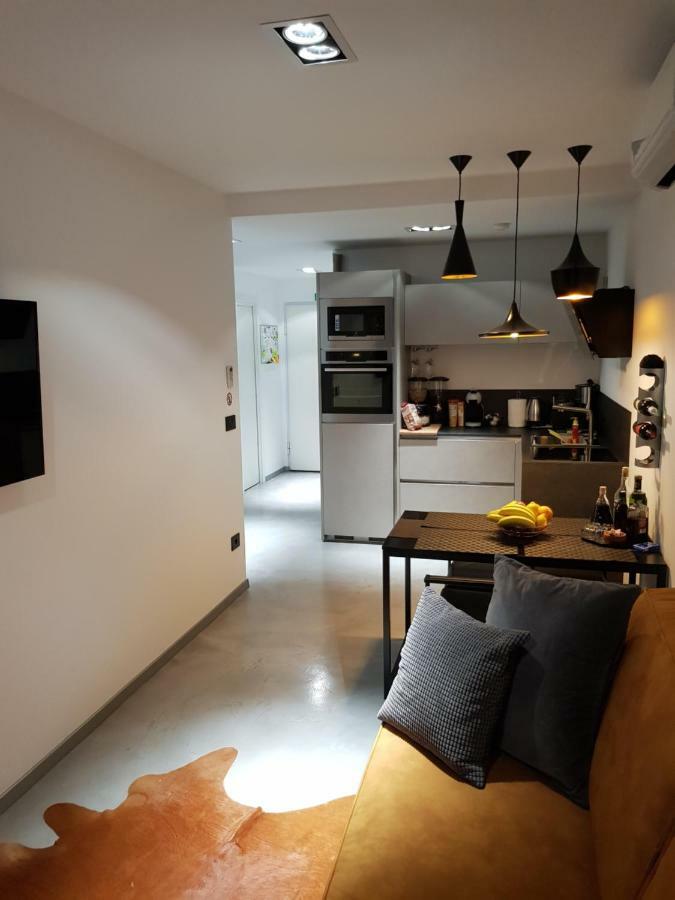 Vip, With Free Garage Parking Appartamento Pola